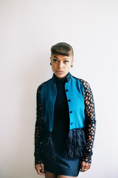 安东尼娅·托马斯的写真