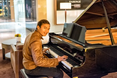 托尼·贾的写真