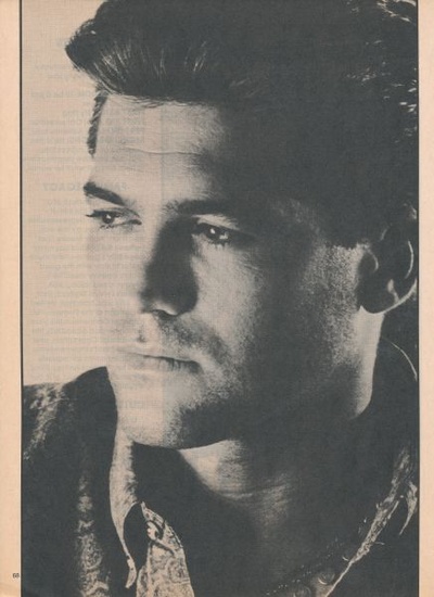 比利·雷·赛勒斯的写真