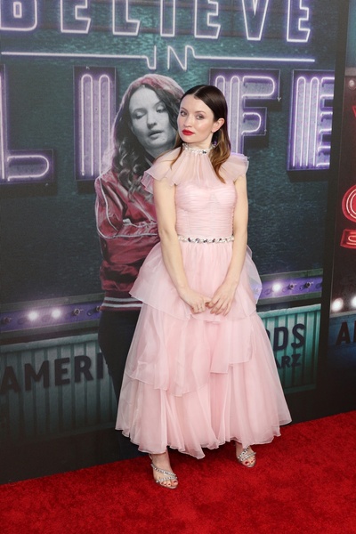 艾米莉·布朗宁的写真