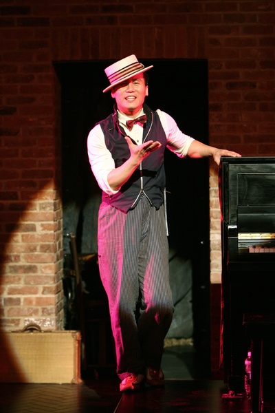 黄荣亮的写真-舞台剧Herring Bone