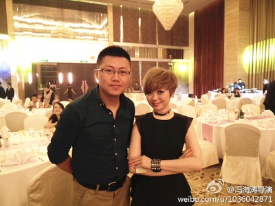 黄真真的写真-黄真真（右）。