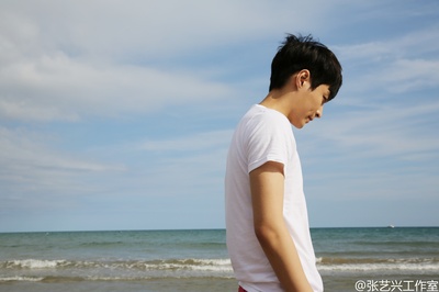 张艺兴的写真