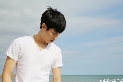 张艺兴的写真