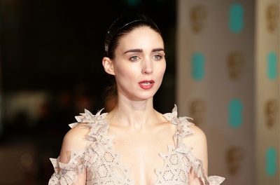 鲁妮·玛拉的写真