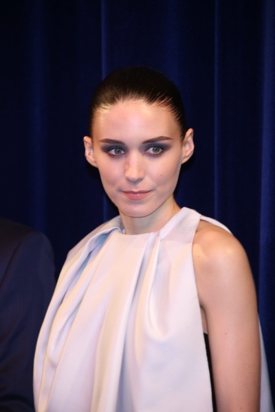 鲁妮·玛拉的写真