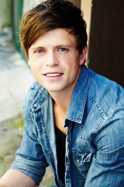 雨果·约翰斯通-伯特的写真