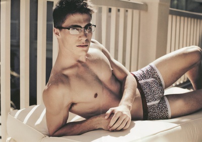 科尔顿·海恩斯的写真