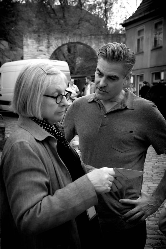 Louise Frogley的写真