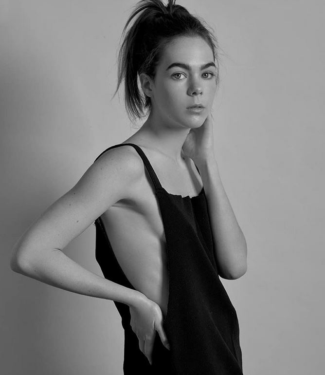 西蒙娜·拉马德里德的写真-Ximena Lamadrid