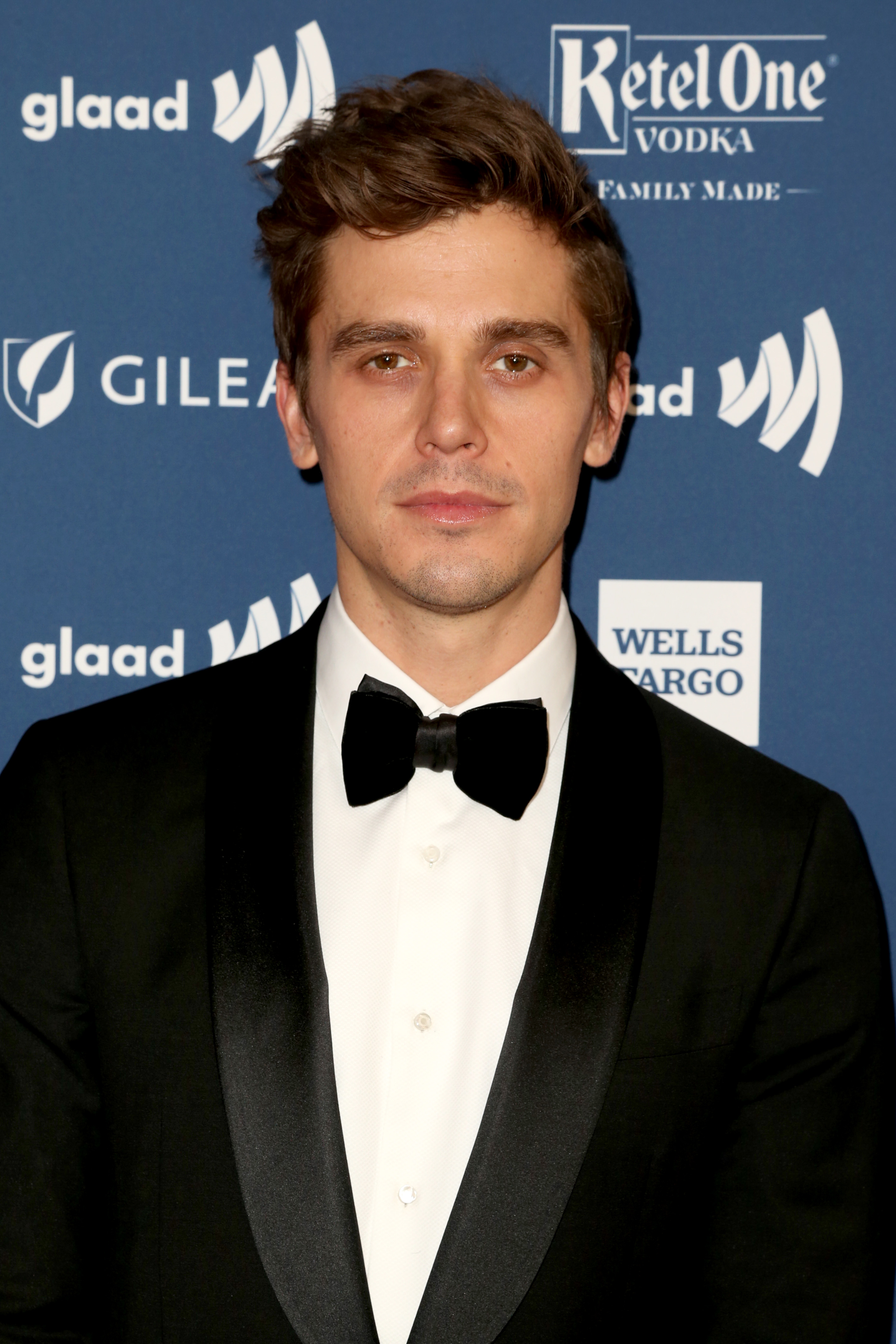 安东尼·波罗夫斯基的写真