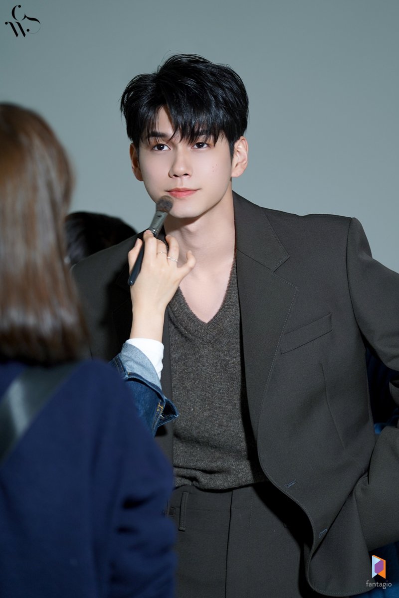 邕圣祐的写真-GQ 2021.1月号
