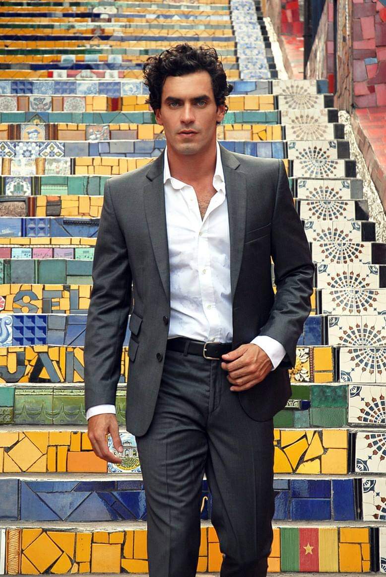 尼古拉斯·安东尼的写真