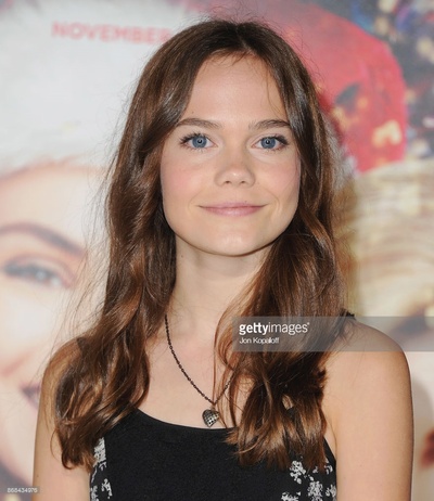 乌娜·劳伦斯的写真