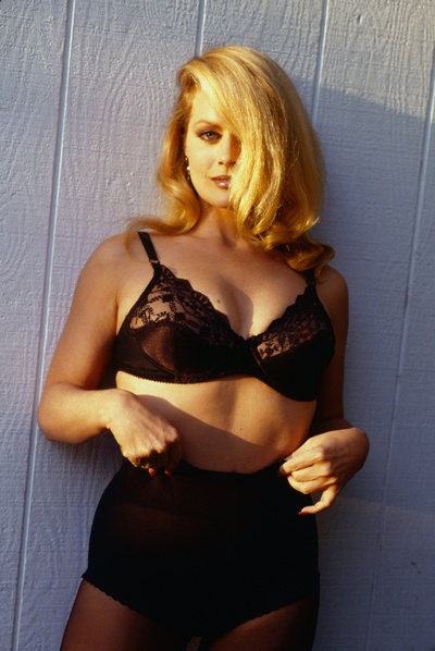 比佛莉·德安姬罗的写真