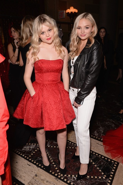 艾米丽·阿琳·林德的写真-原来是姐妹，跟姐姐很...