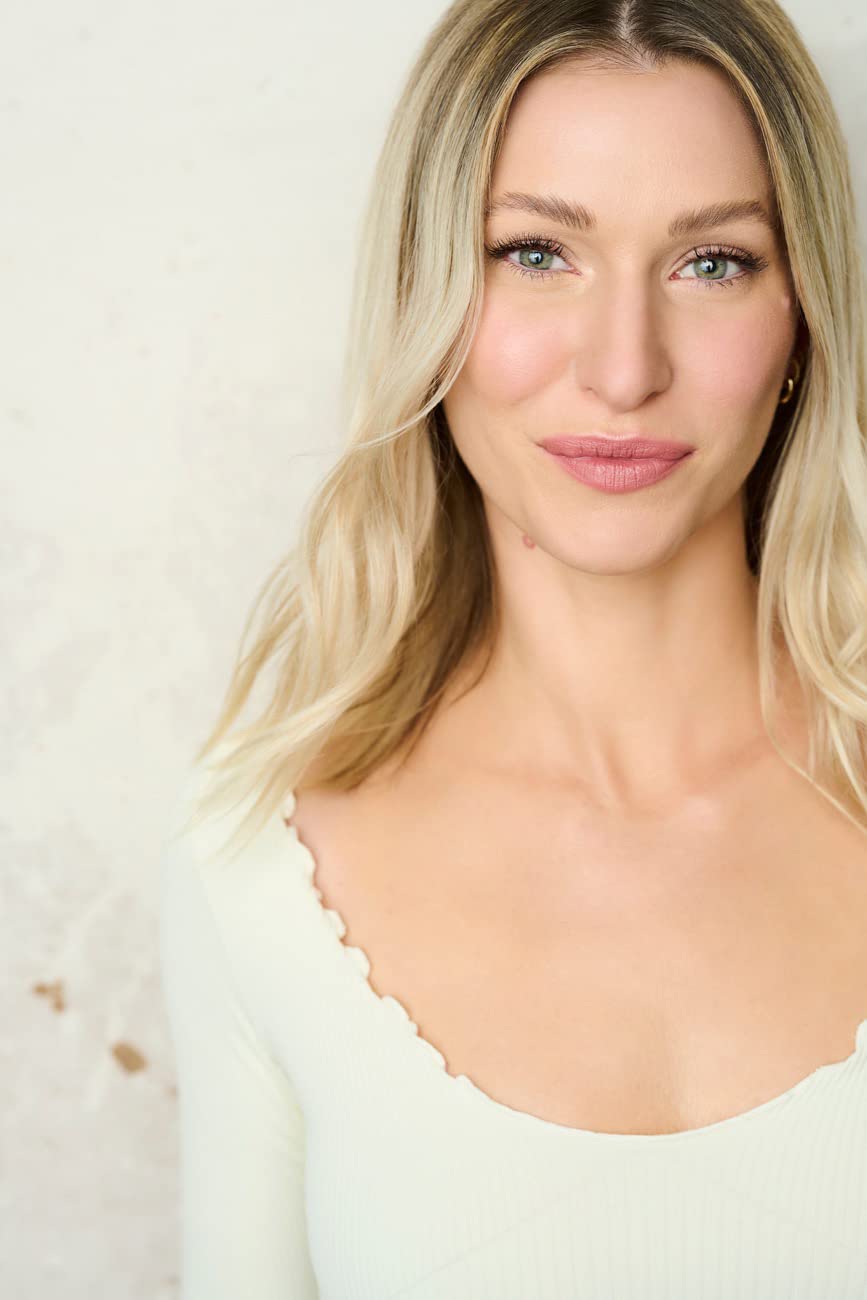 艾丽莎·菲洛拉莫的写真