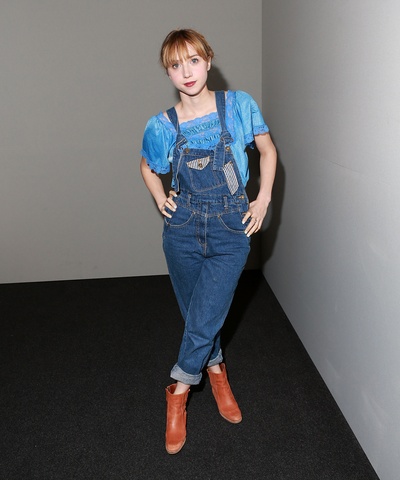 佐伊·卡赞的写真