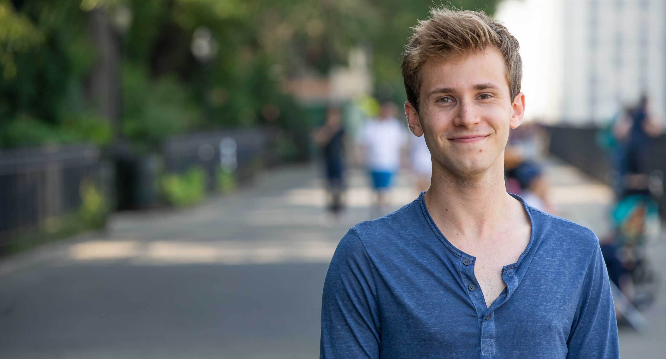 尼古拉斯·波达尼的写真