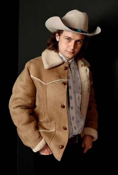 洛根·米勒的写真