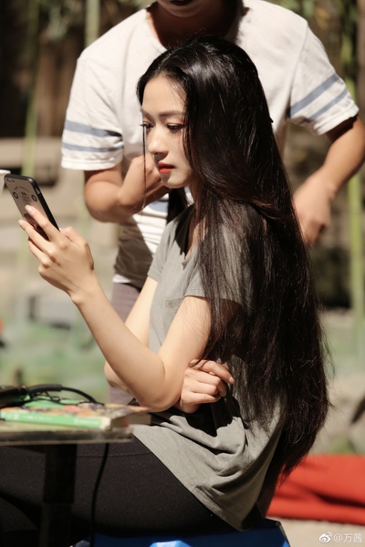 万茜的写真-万茜五月孕照