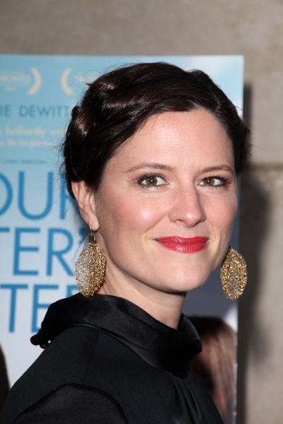 珍妮弗·拉弗勒的写真