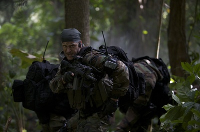 乔·曼根尼罗的写真