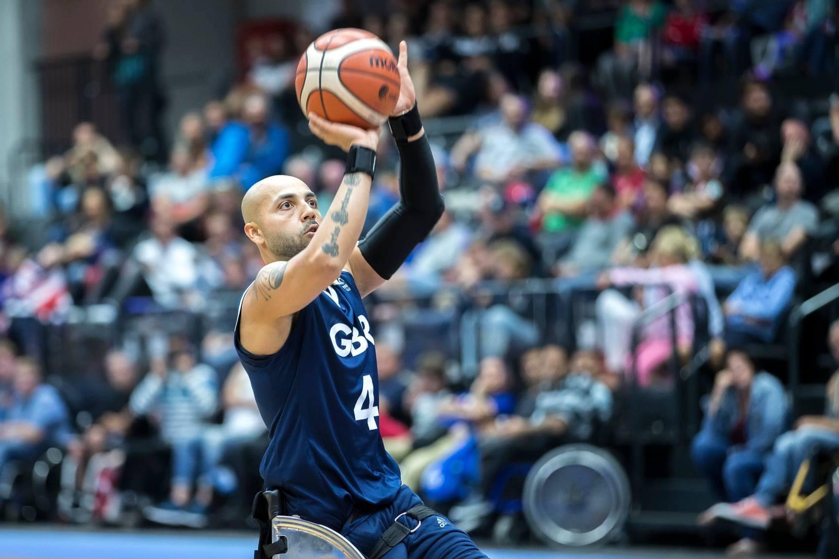 盖兹·乔杜里的写真