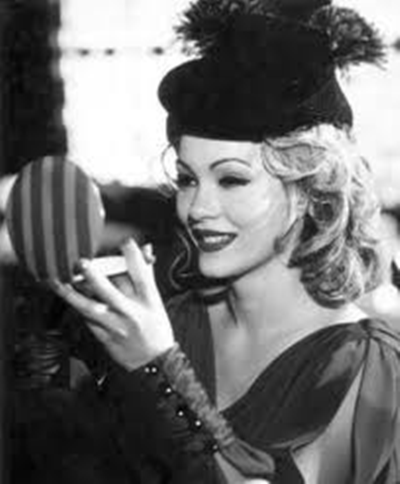 夏洛特·查顿的写真-貌似是泰坦尼克号中的...