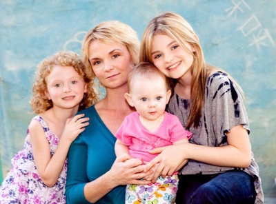 摩根·莉莉的写真-妈妈、妹妹、小妹妹