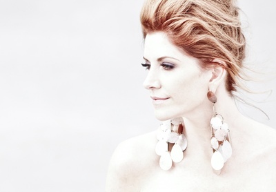 美琳达·麦格劳的写真