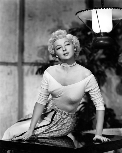 伊夫林·凯耶斯的写真