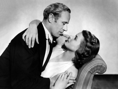 莱斯利·霍华德的写真