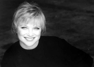 路易丝·弗莱彻的写真