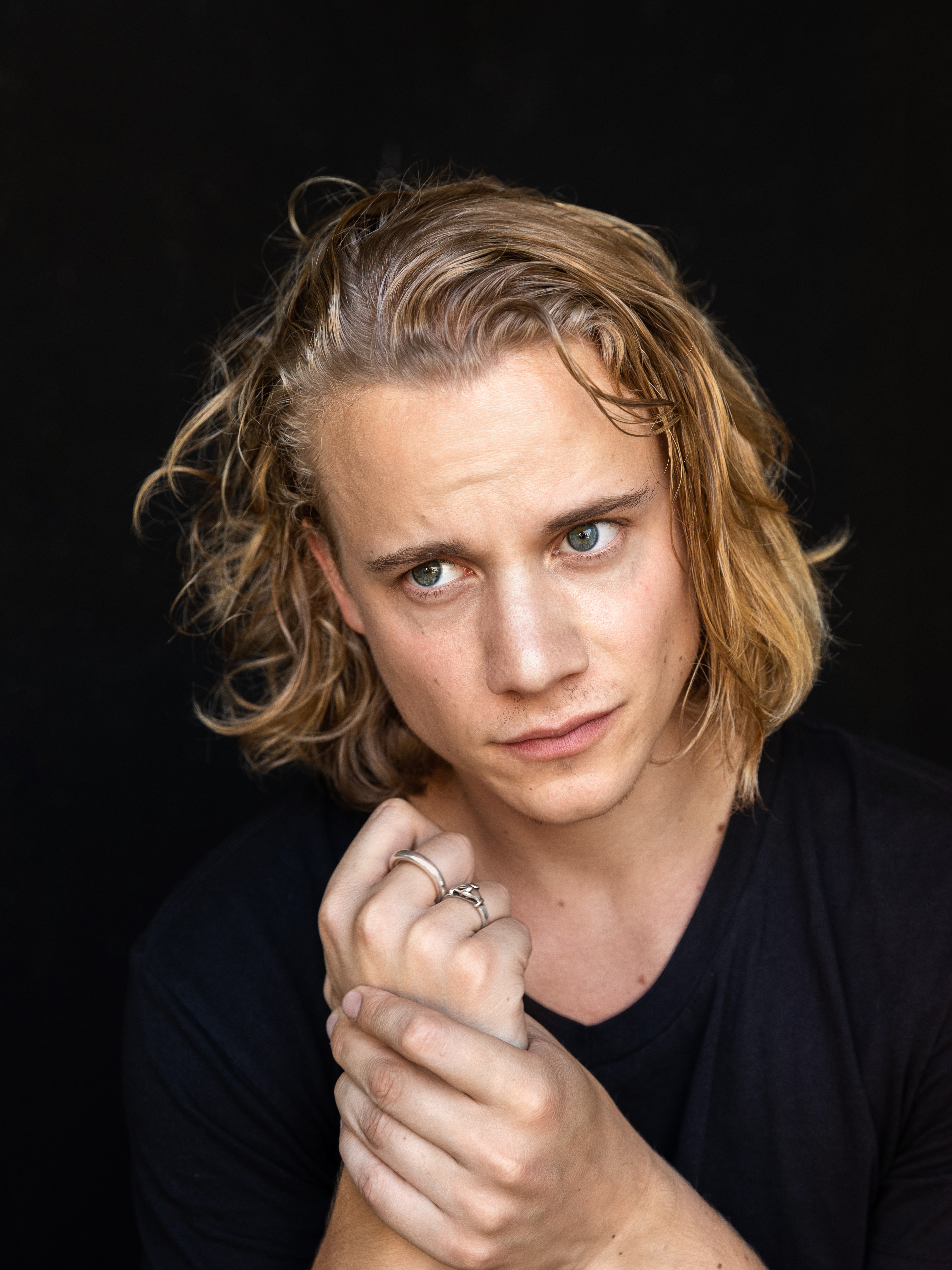 巴兹尔·伊登贝茨的写真