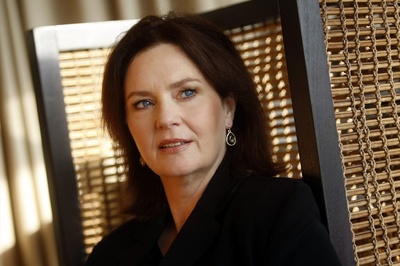 菲利帕·鲍恩斯的写真-Philippa Boyens is on...