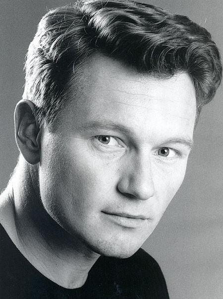 马克·安东尼·克鲁帕的写真