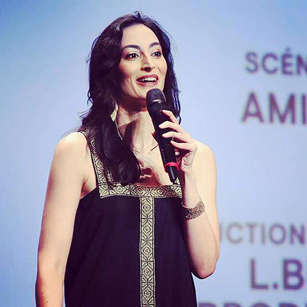 拉蒂·蒂亚的写真