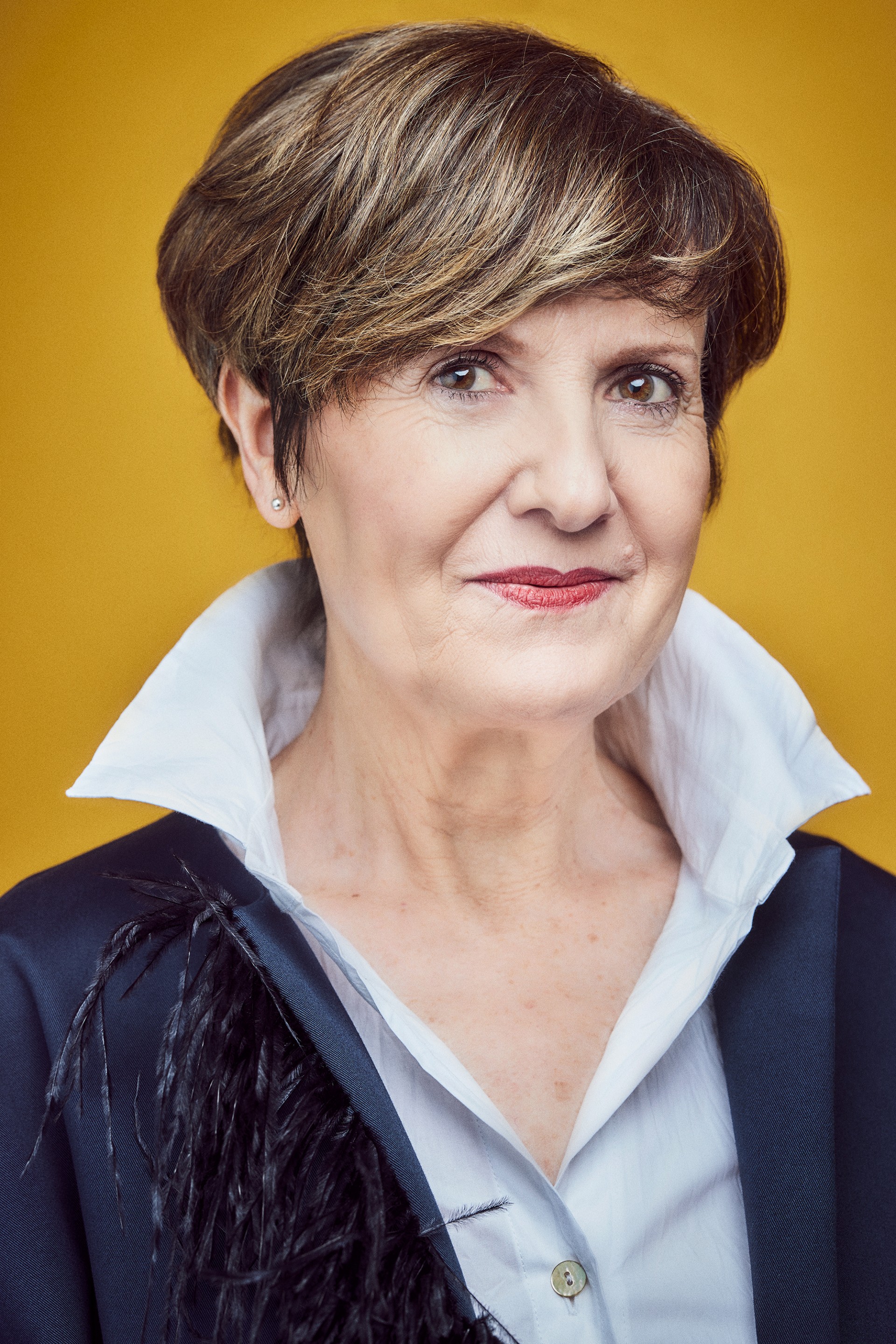 安·加巴拉因的写真