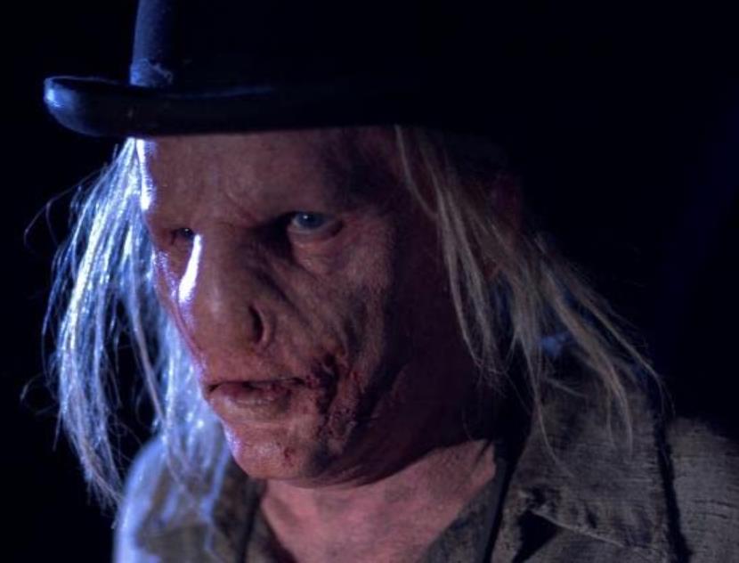 以斯拉·巴兹顿的写真-The Hills Have Eyes...