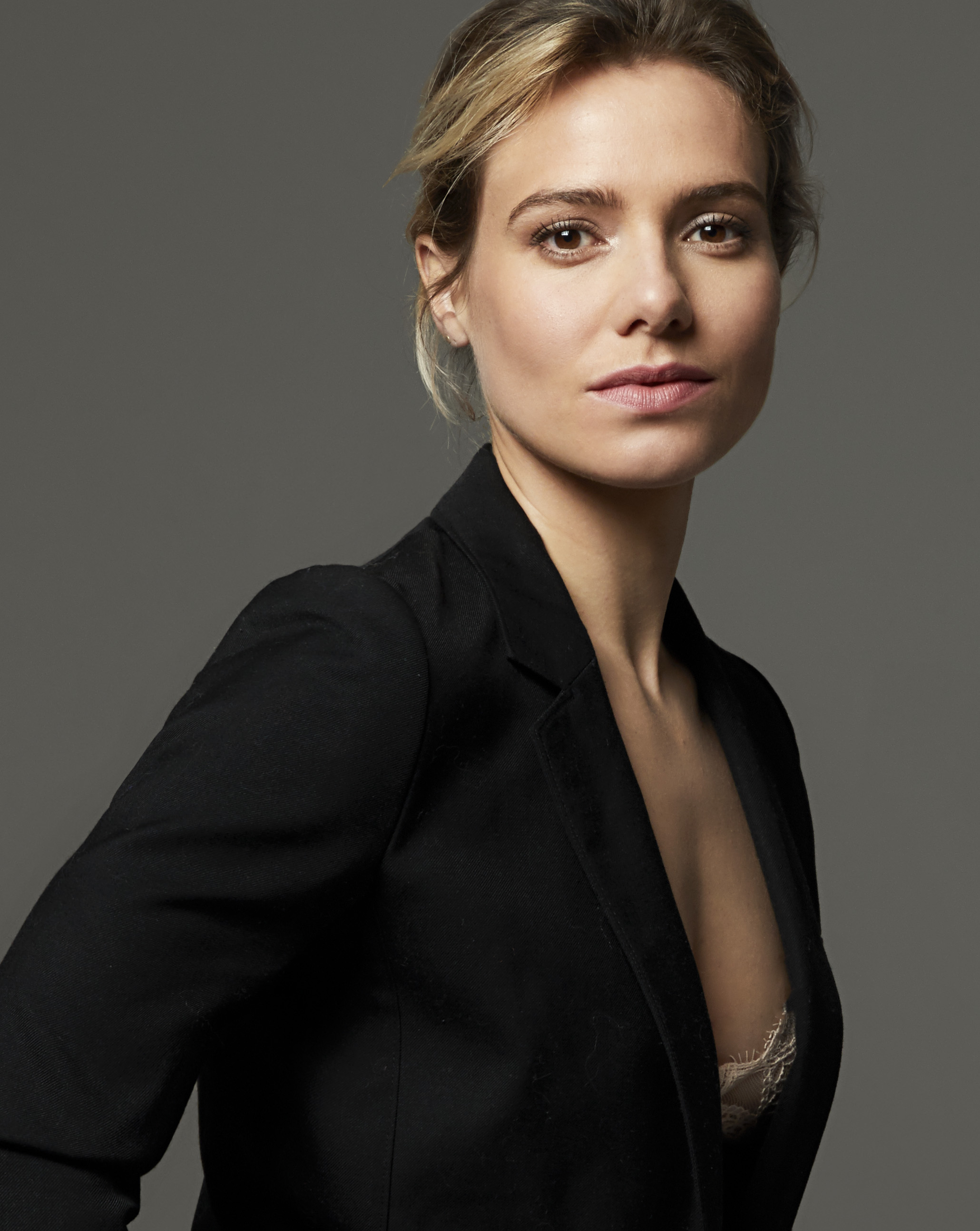 萨莉·哈姆森的写真