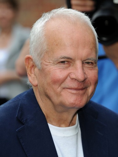 伊安·霍姆的写真