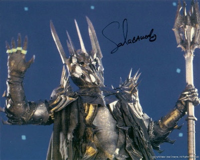 萨拉·贝克的写真-Sauron