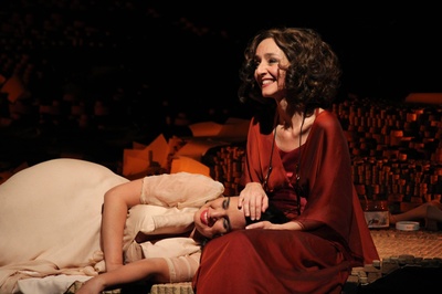 玛丽亚·德·梅黛洛的写真