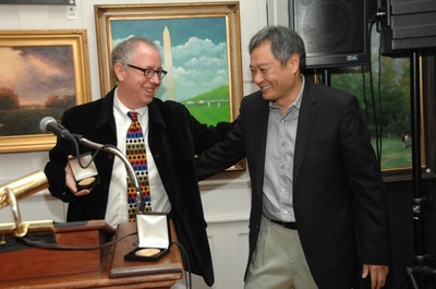 詹姆斯·夏慕斯的写真