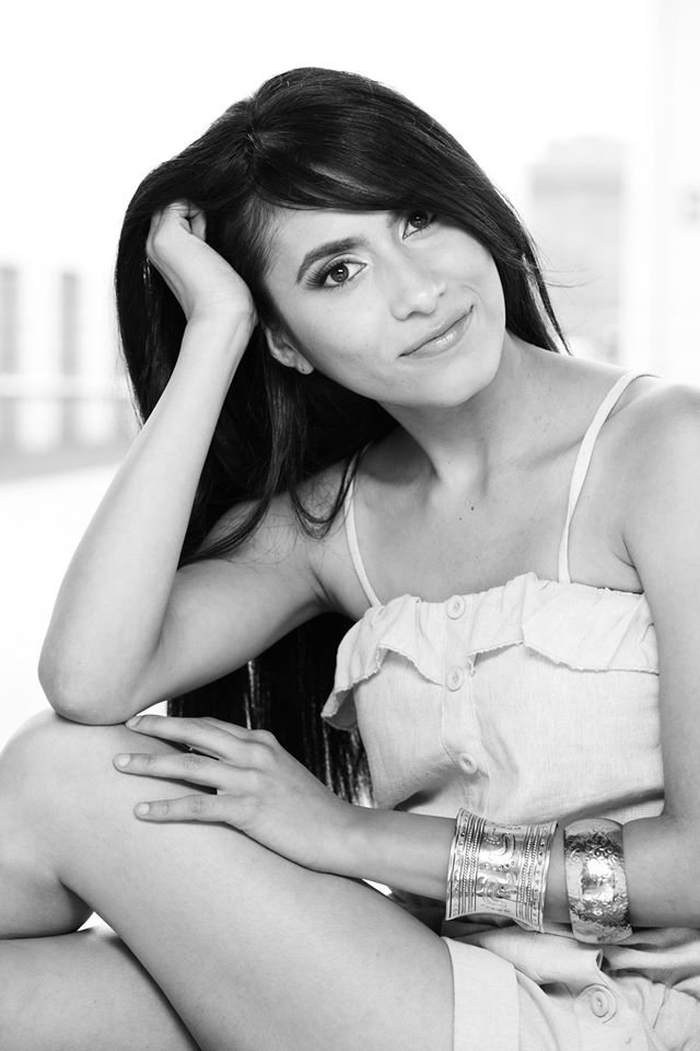 克里斯蒂娜·瓦伦苏埃拉的写真