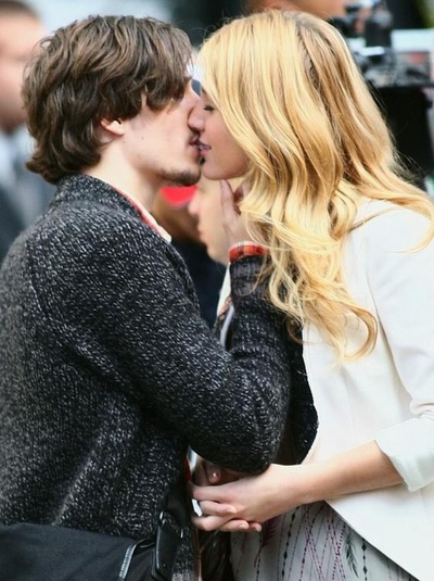 约翰·帕特里克·阿梅多利的写真-aaron...