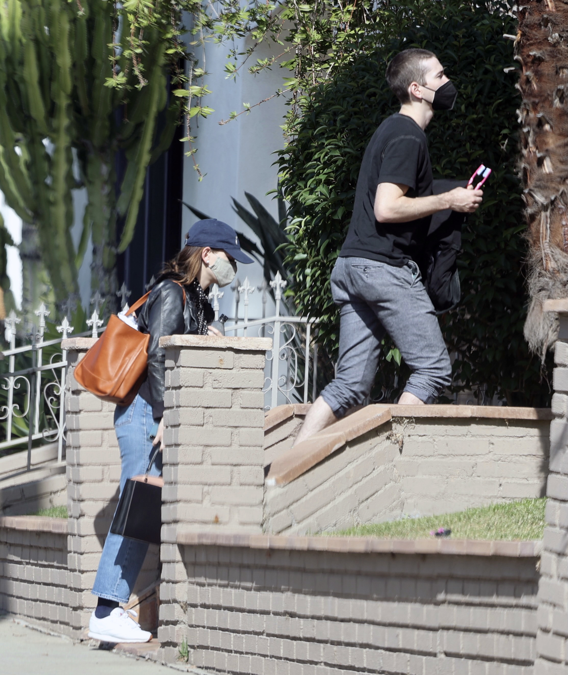 迪伦·阿诺德的写真-和女友Victoria Pedrett...