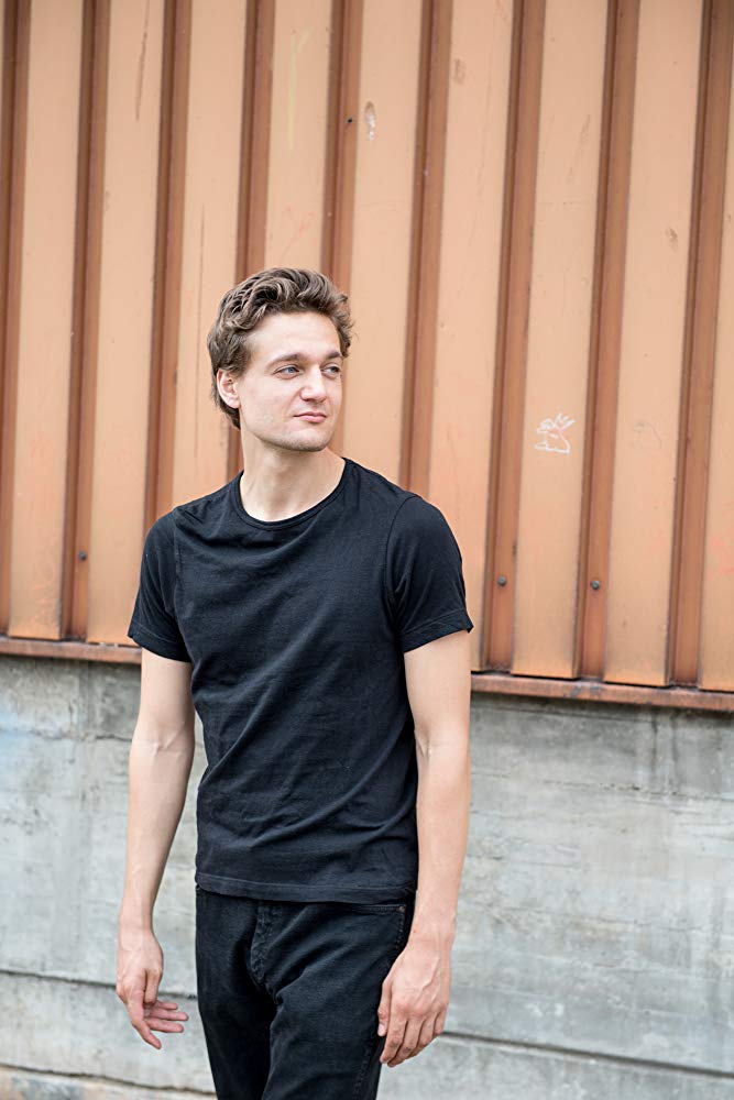 卢卡斯·英格兰德的写真