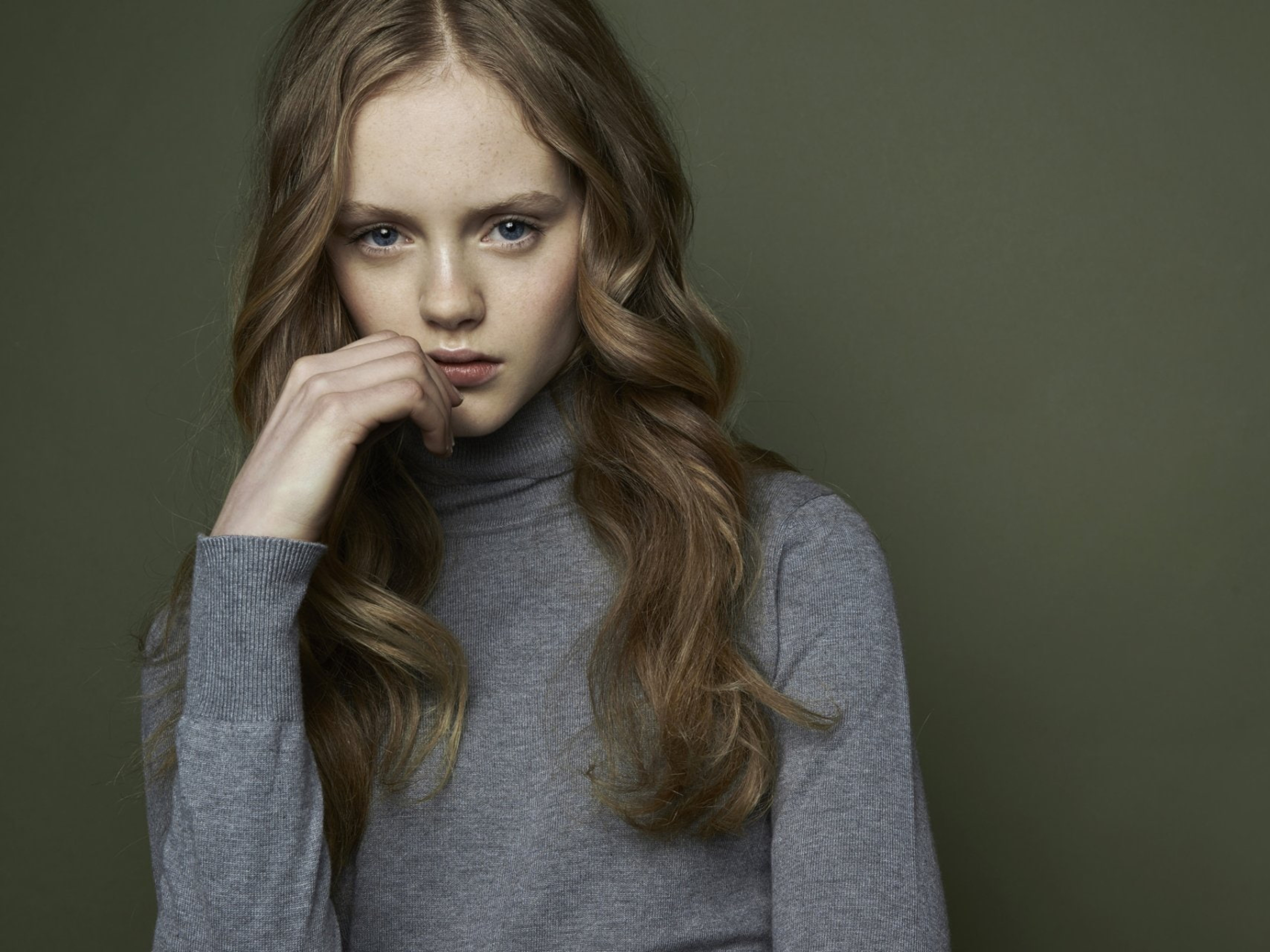 艾玛·莱尔德的写真-Emma Laird